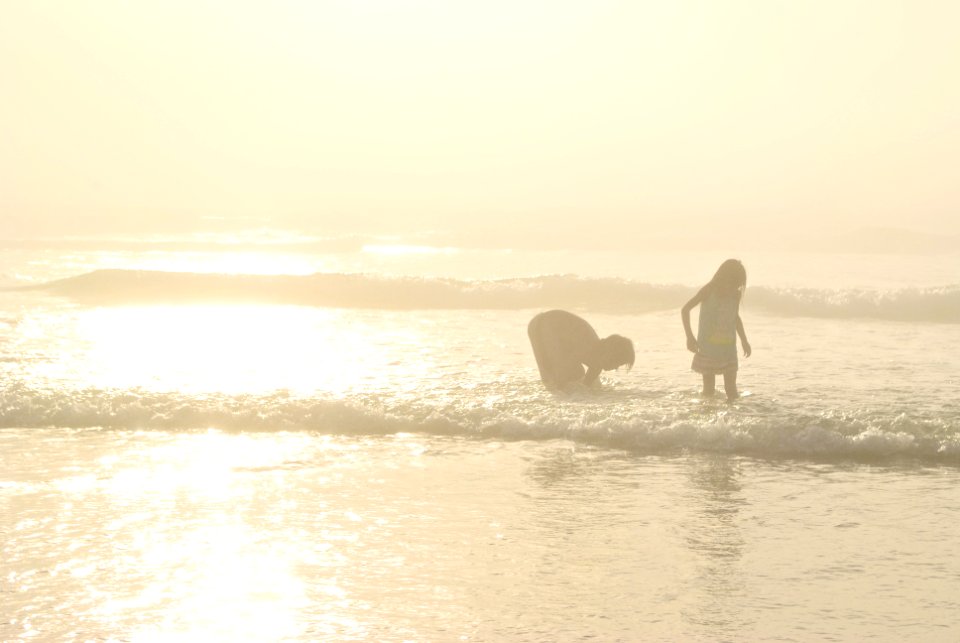 Sun, California, Play
