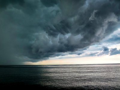 Clouds, Sea