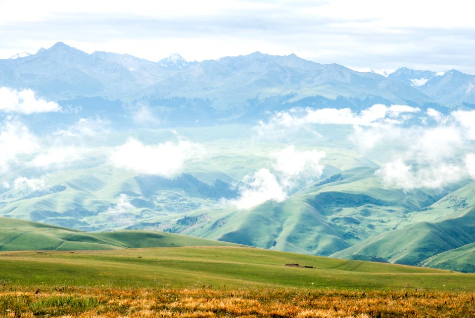 aerial photography of mountain at daytime