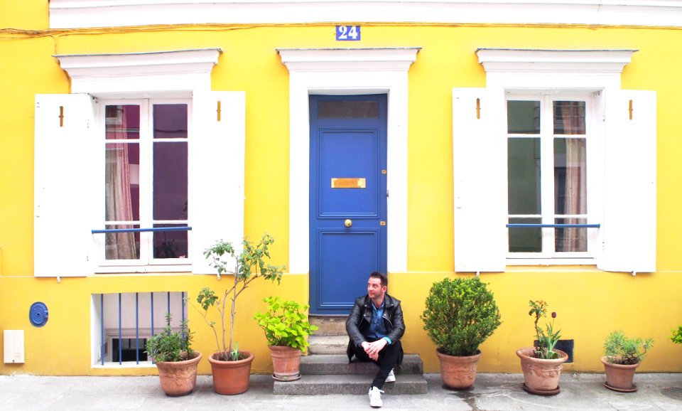 Paris, Rue cr mieux, France