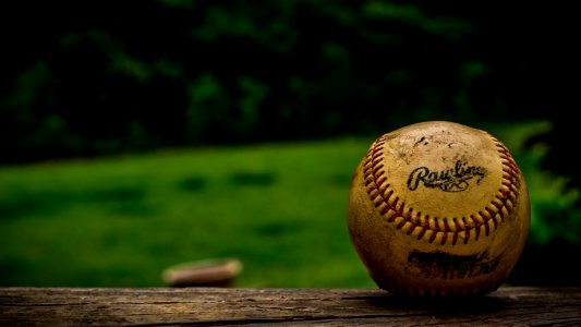 shallow focus photography of baseball photo