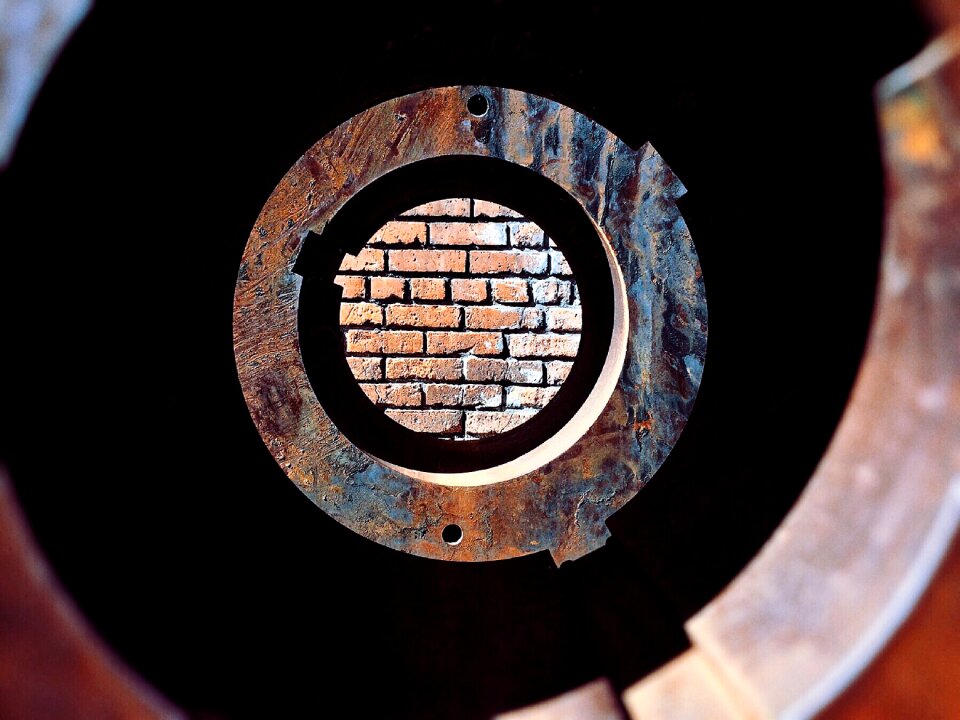 Brick iron black circle