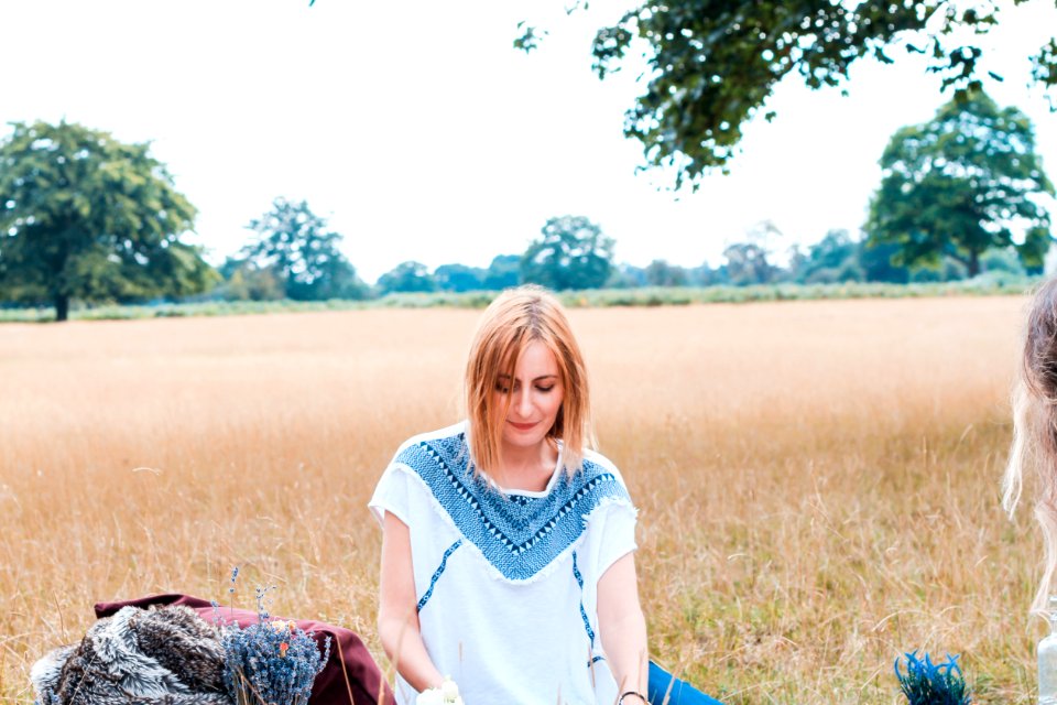 woman wearing white shirt