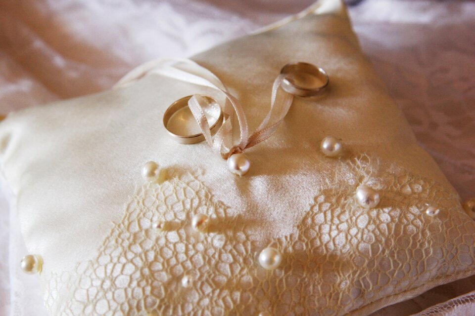Ring ring pillow wedding