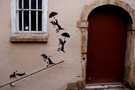 Wall street art, A public place