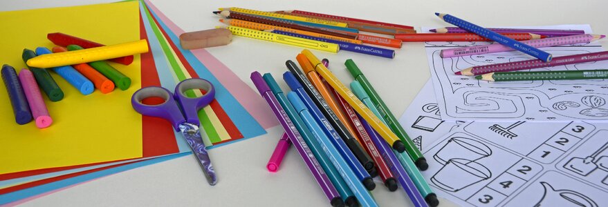 Pens draw color photo