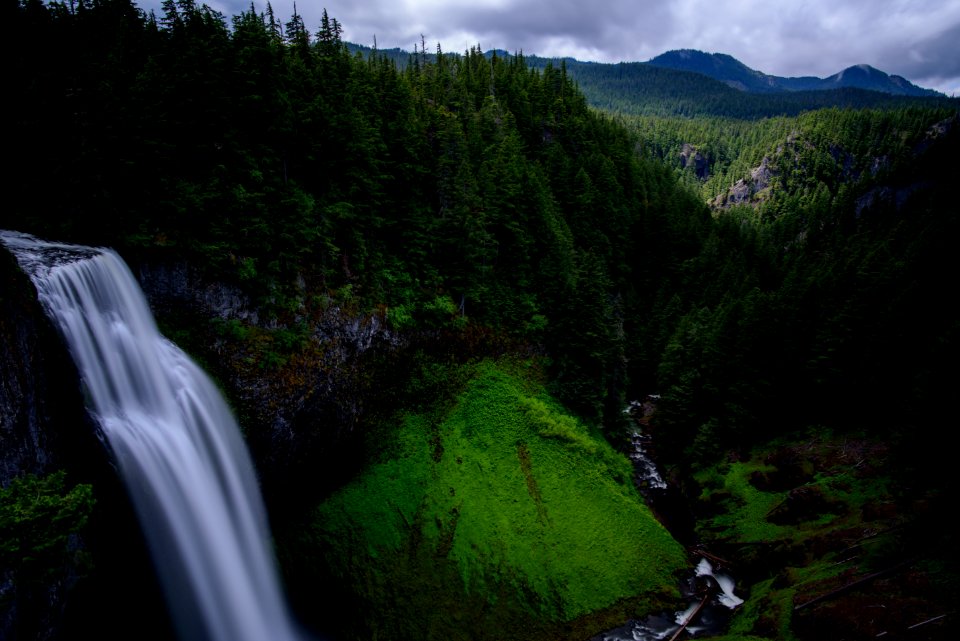 reel view of waterfalls