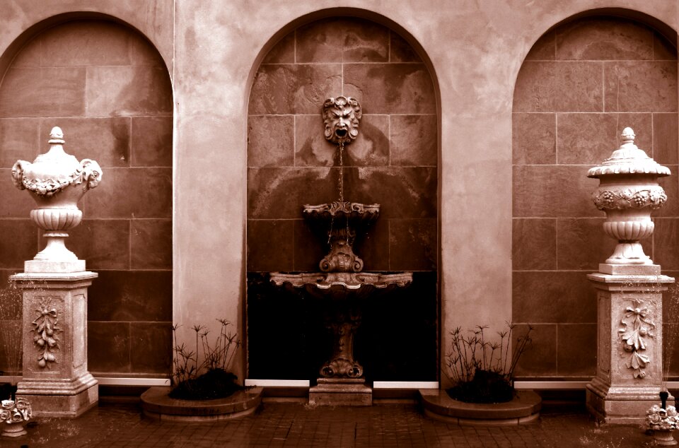 Sculpture decoration architecture
