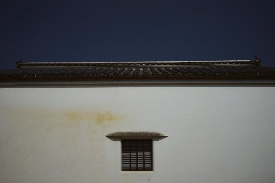 Tiles, White wall, Windoe