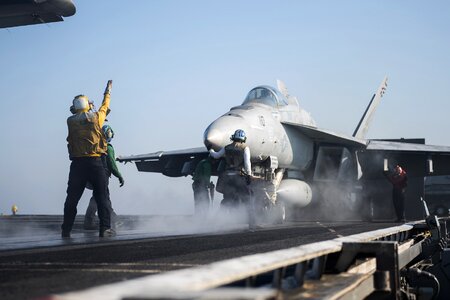 F-18 super hornet aircraft carrier