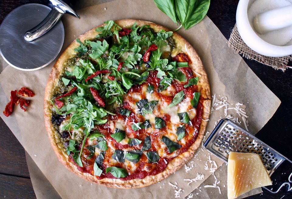 Pizza cutter wooden cutting