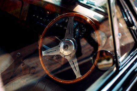 brown and black steering wheel photo