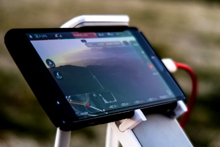 shallow focus photography of black smartphone