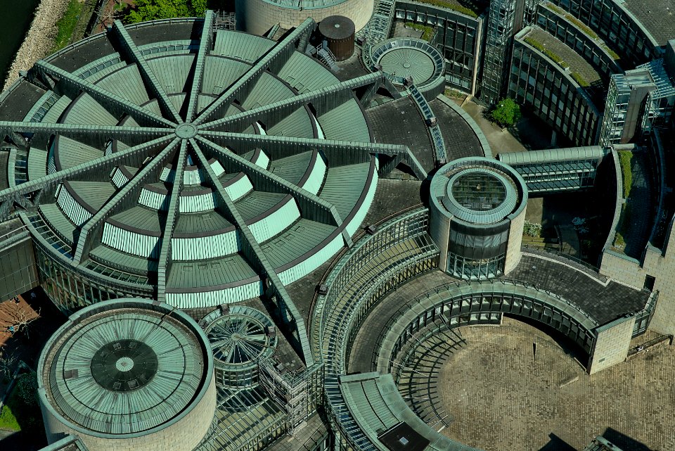 aerial photography of gray concrete building