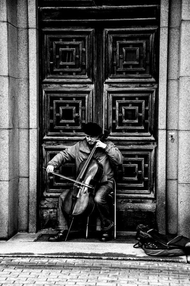 illustration of person playing cello