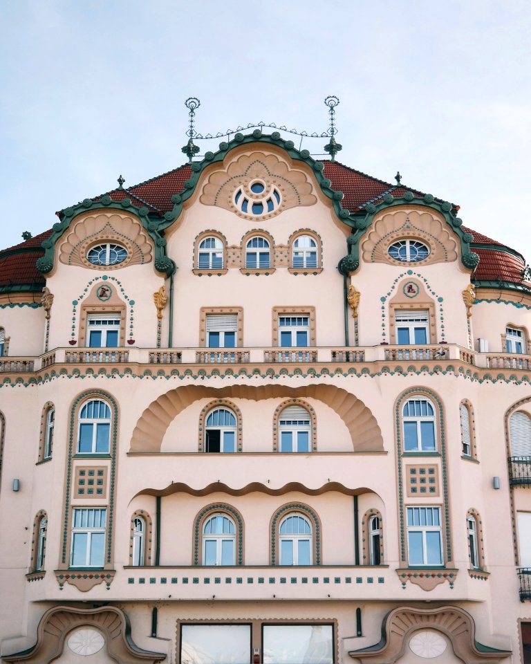 Palatul vulturul negru, Oradea, Romania