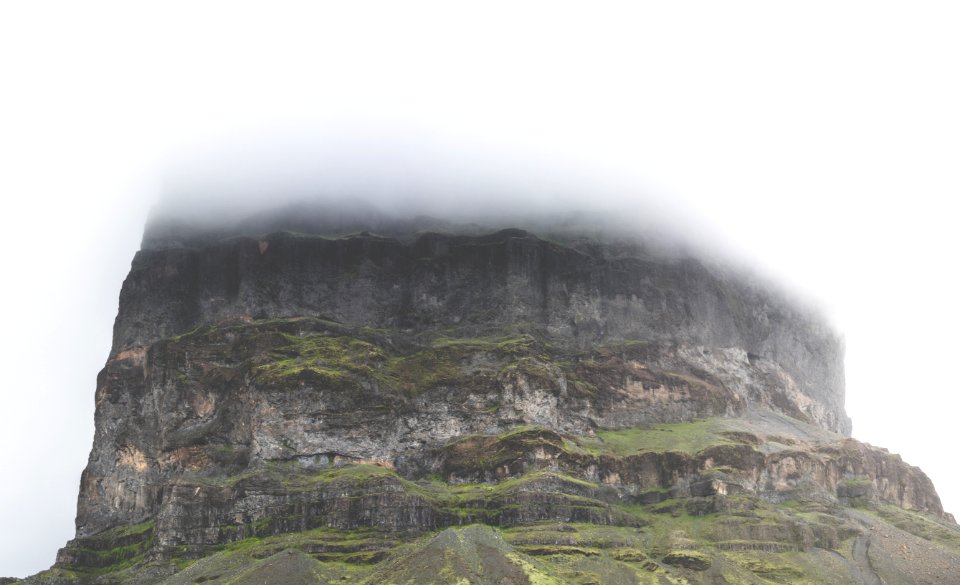 mountain view on cloudy sky during daytime