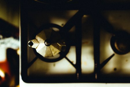 closeup photography of white and black 2-burner gas stove photo