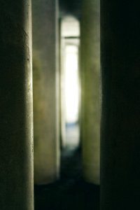 Light, Tussen de bogen, Amsterdam