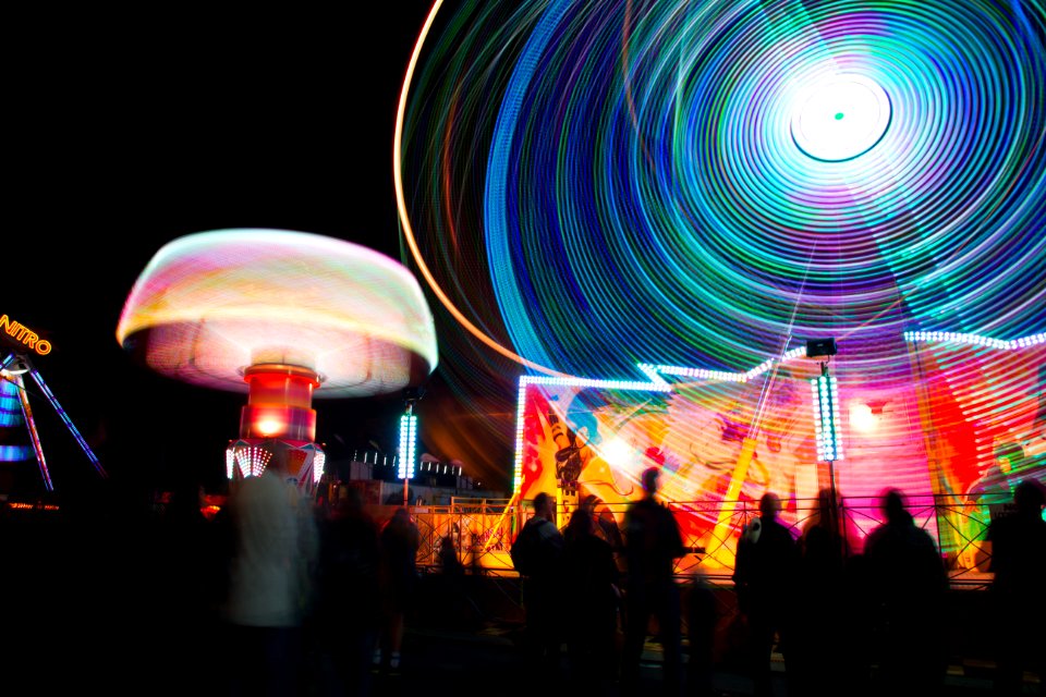 time-lapse photography of ferris wheel during night time