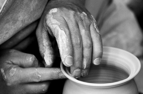 Tonkunst hand labor shaped