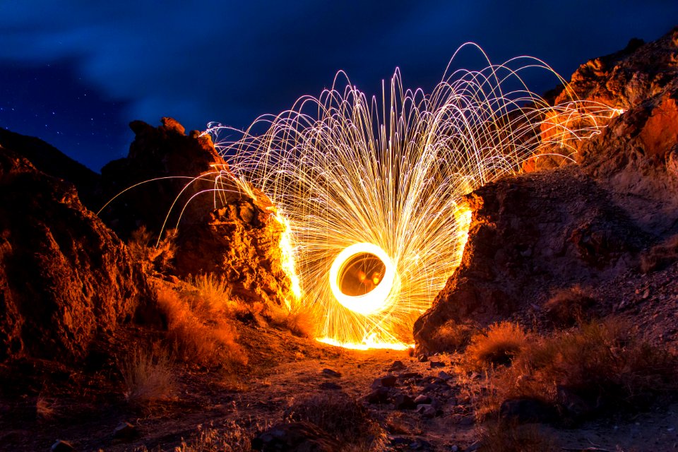 steelwool photography with between rocks