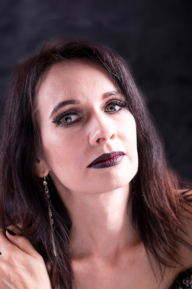 Studio goth makeup