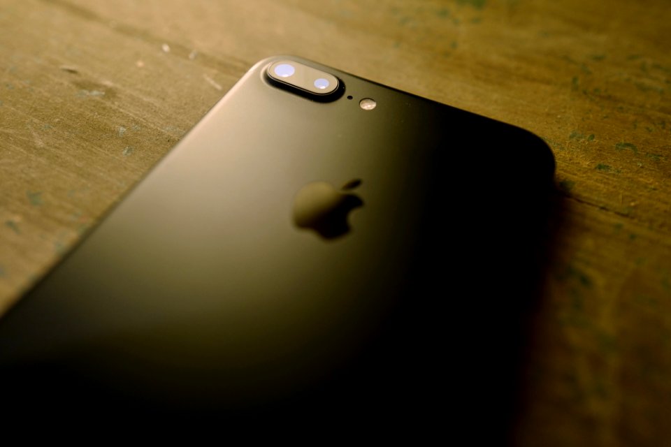 Apple, Camera phone, Camera