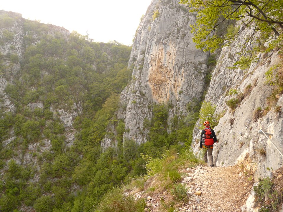 Rock edge perpendicular steep