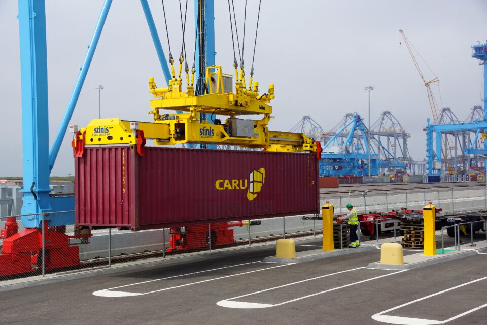 Maasvlakte rotterdam load