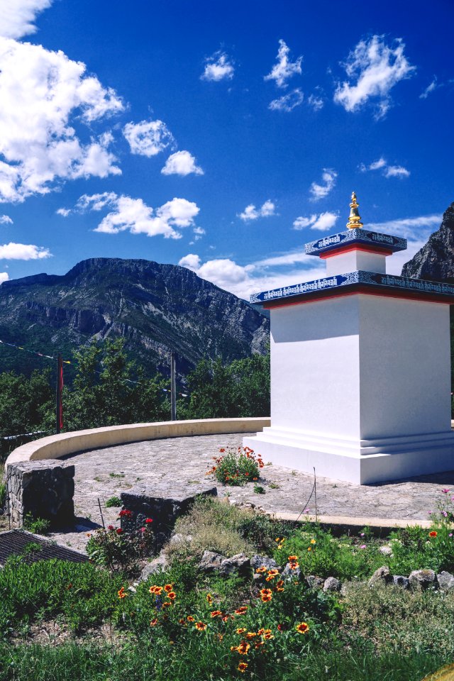 France, Stupa, Scape