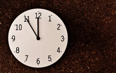 Clock dial pointer