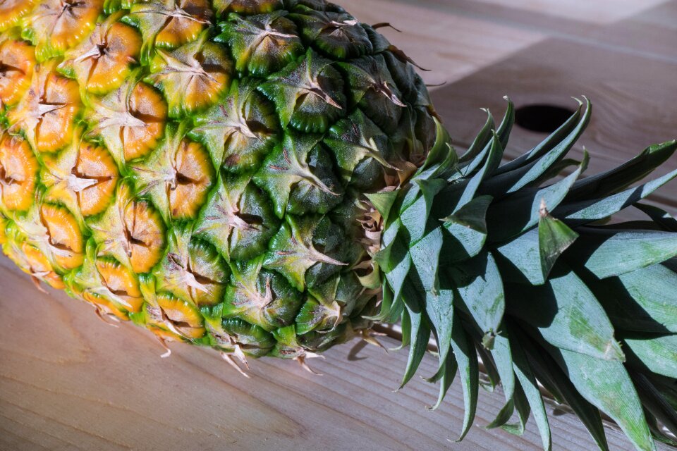 Pineapple ripe shadow