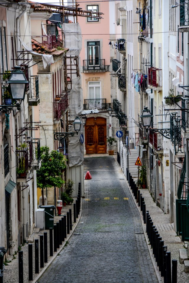 Oned, Lisbon, Urban