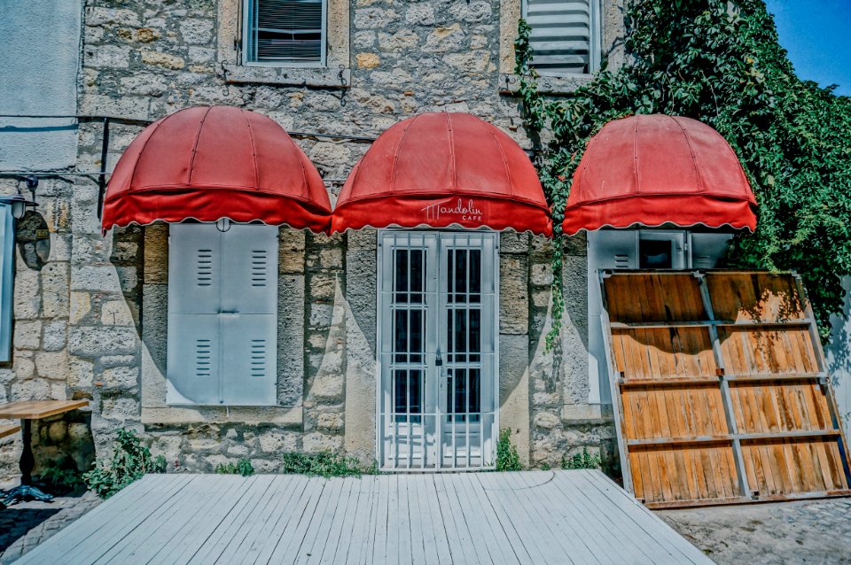 Alaat belediyesi, Turkey, Umbrella