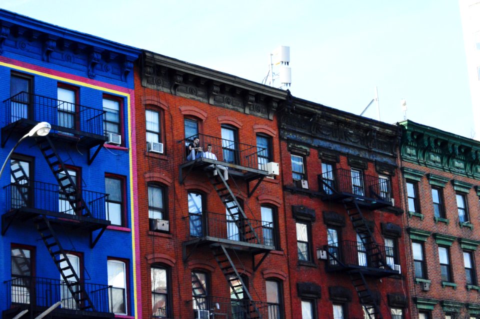 Chill, Buildings