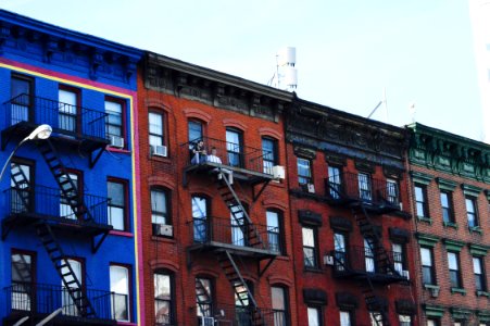 Chill, Buildings