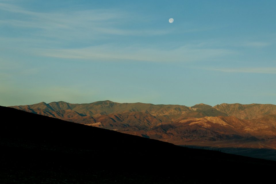 mountain under blue sky