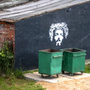 Grafiti, Walls, Bins photo
