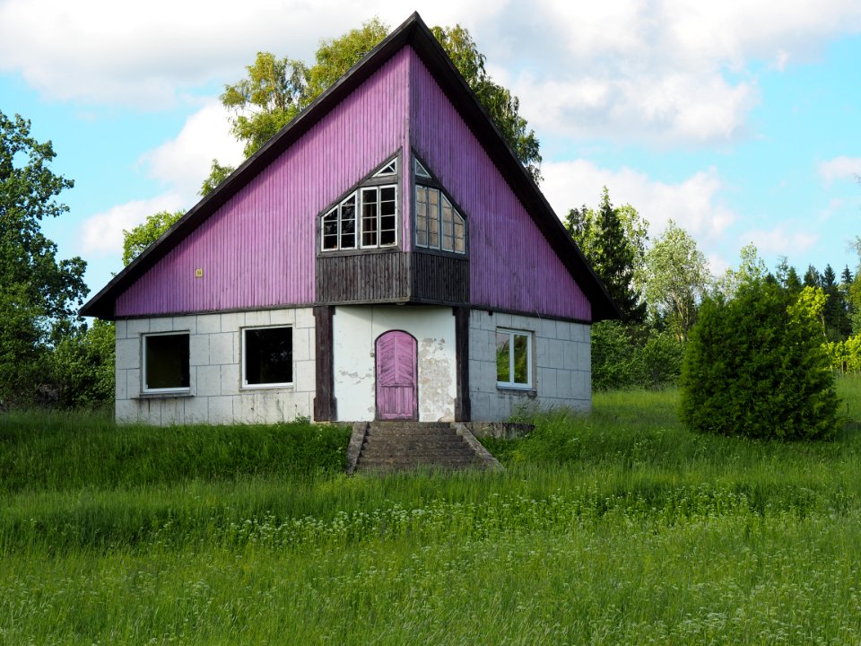 Pink house, Oned, Nowhere