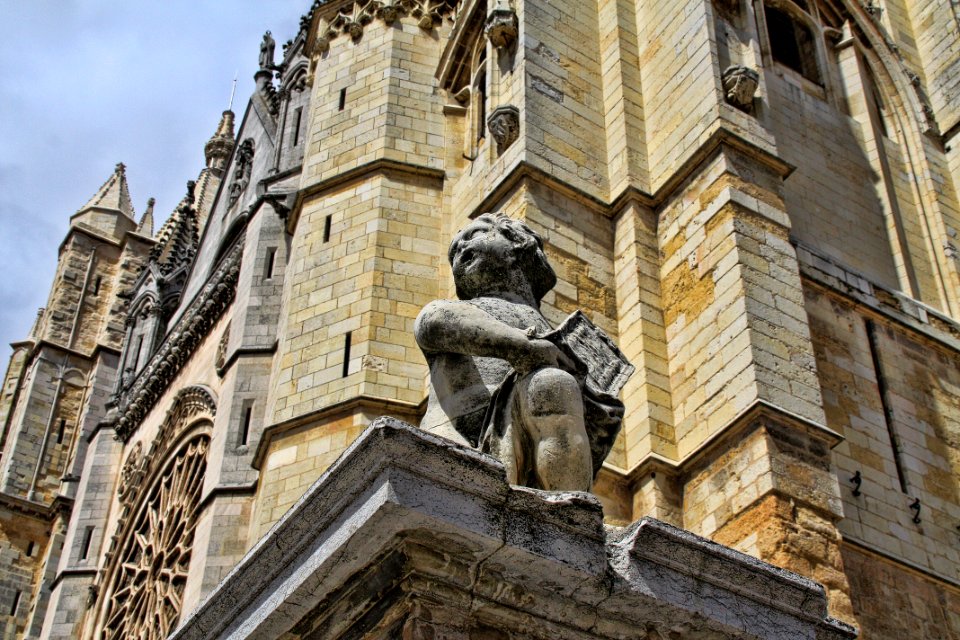 Len, Spain, Cathedral