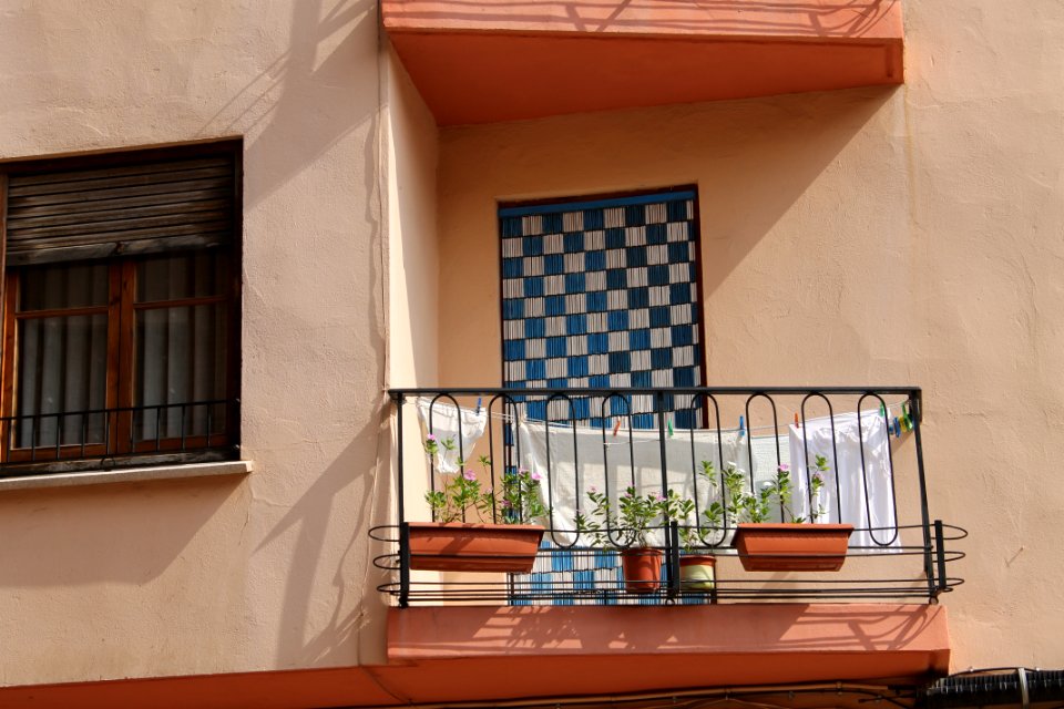 Ropa tendida, Balcn, Antiguo