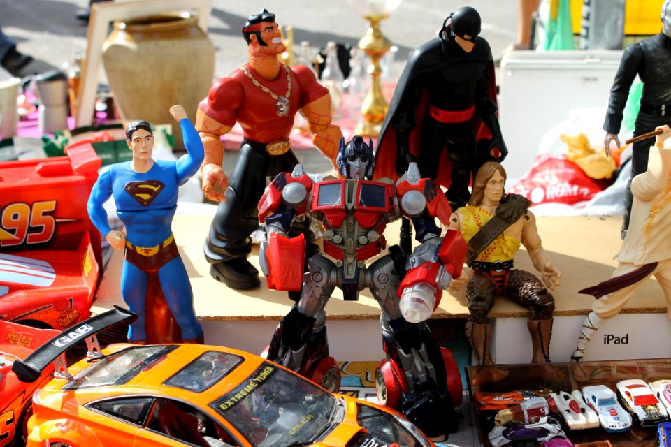 Mercadillo, Robot, Superman