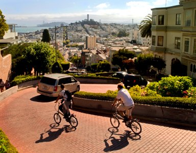 Lombard street, San francisco, United states photo