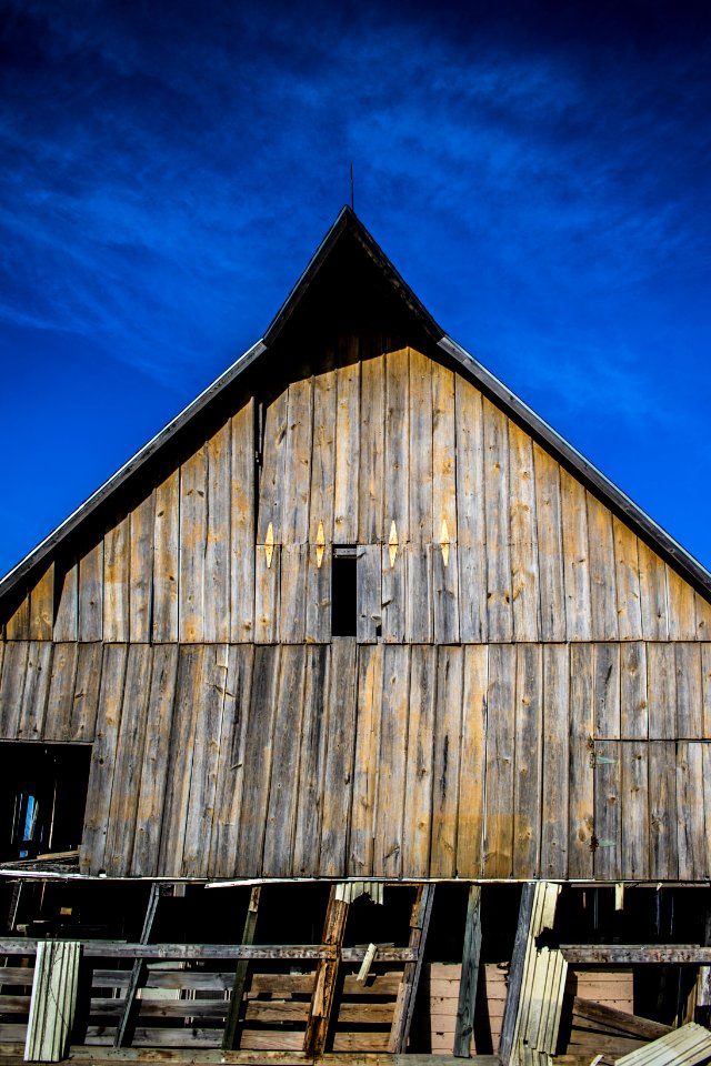 Oned barn, Barnwood, Sky