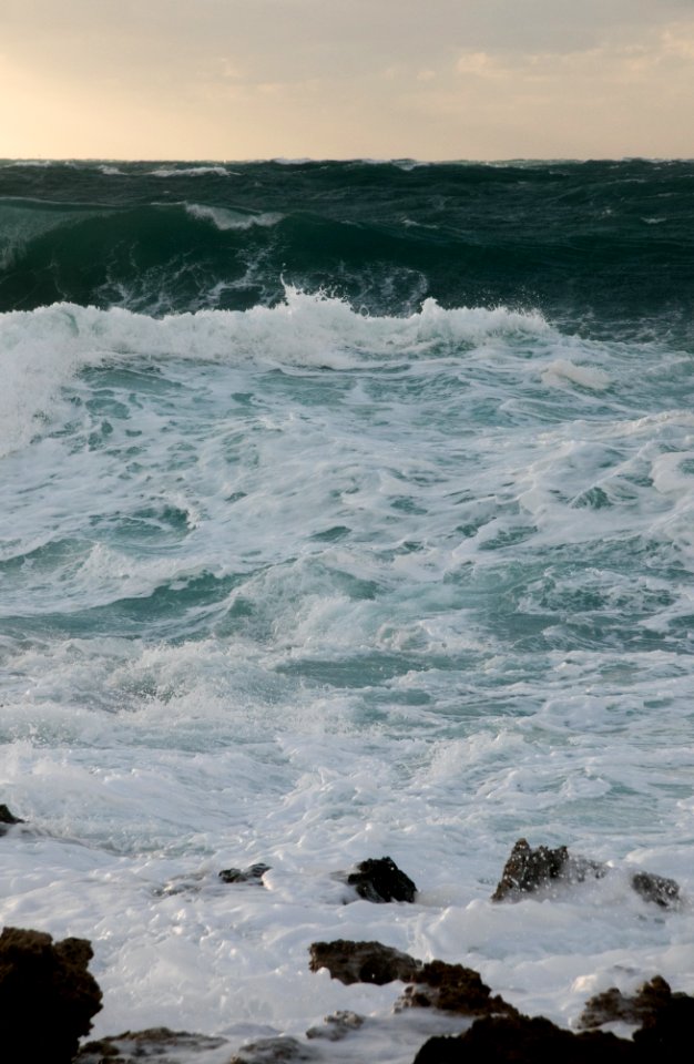 Chipre, Wind, Waves