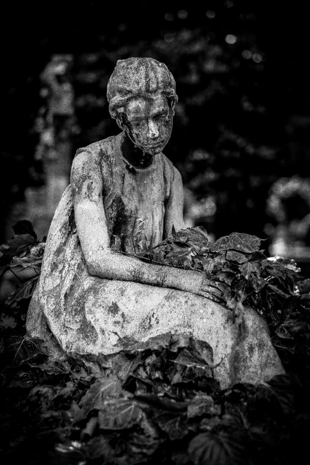 Cemetery girl statue