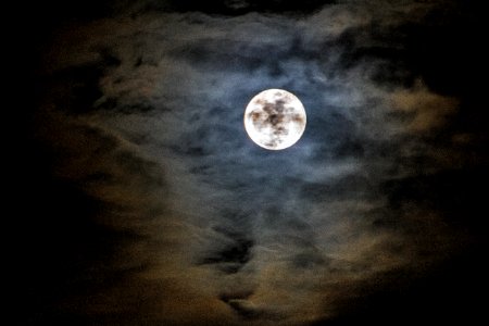 Super moon, Skyscraper, Luna