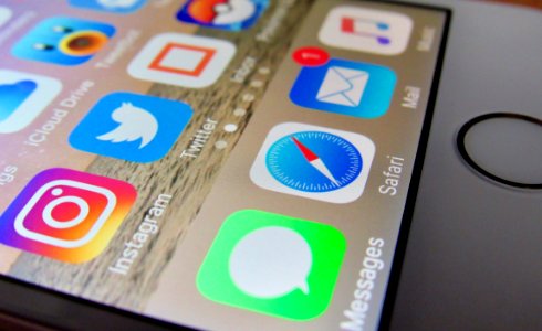 Twitter, Mail, Safari