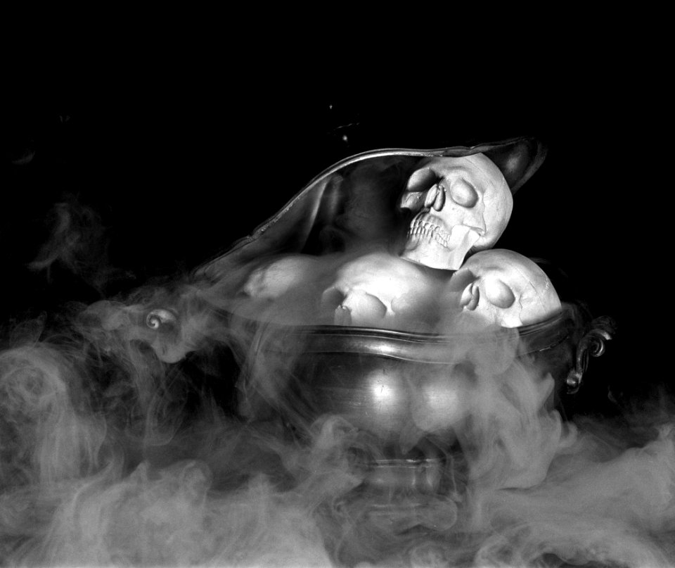 Darkness, Human skulls, Spooky
